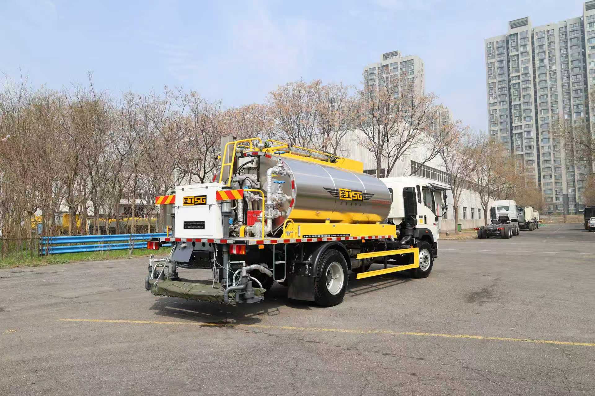 HGY5165GLQZ6沥青洒布车