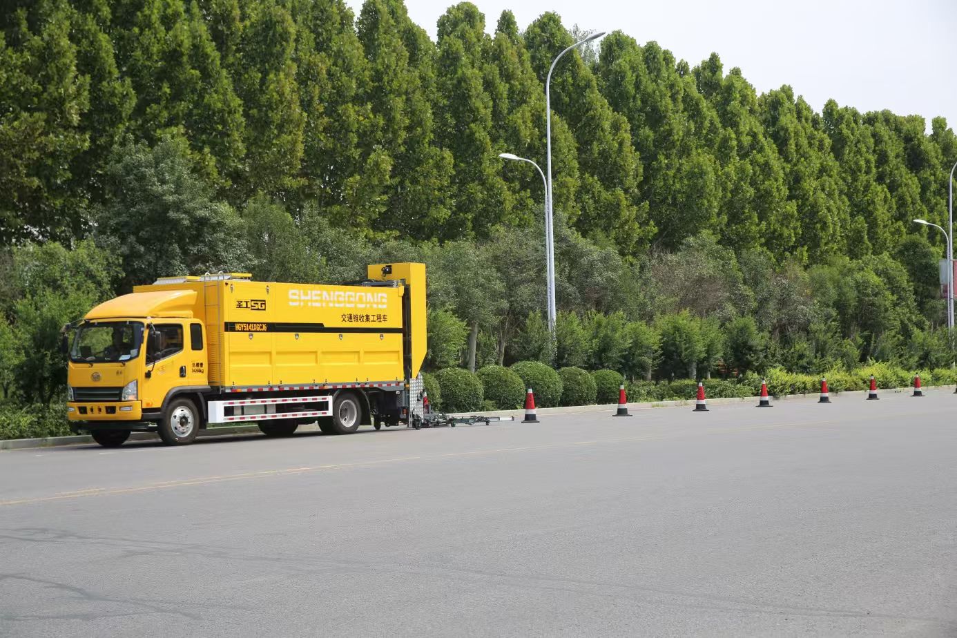 智能型交通锥收集工程车